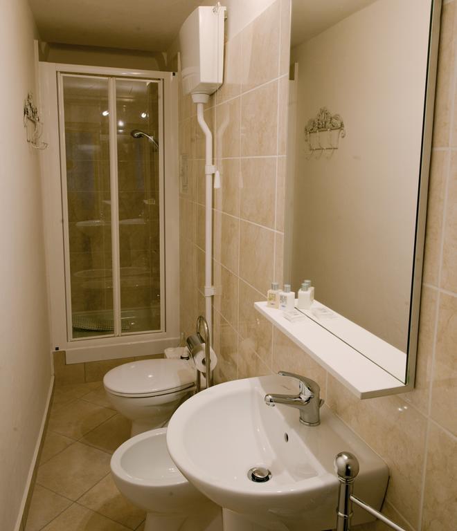 B&B Ester ピサ 部屋 写真